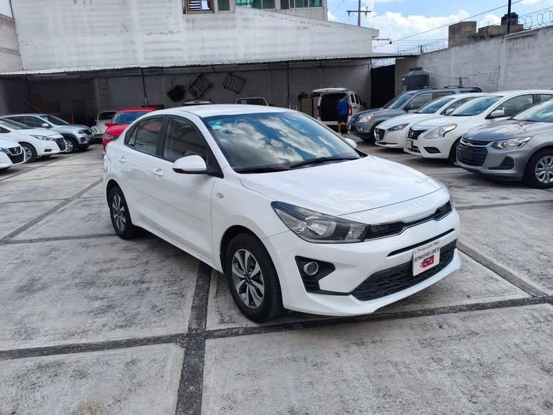 Kia RIO 2023 · fotografía principal