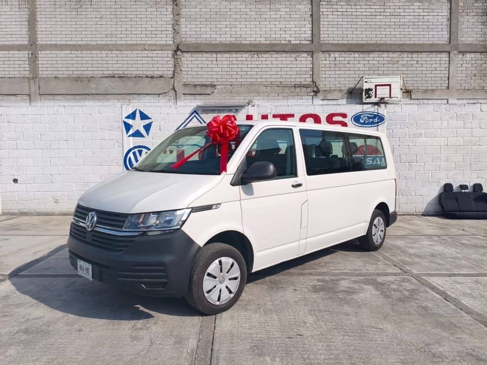Volkswagen Transporter 2024 · fotografía principal
